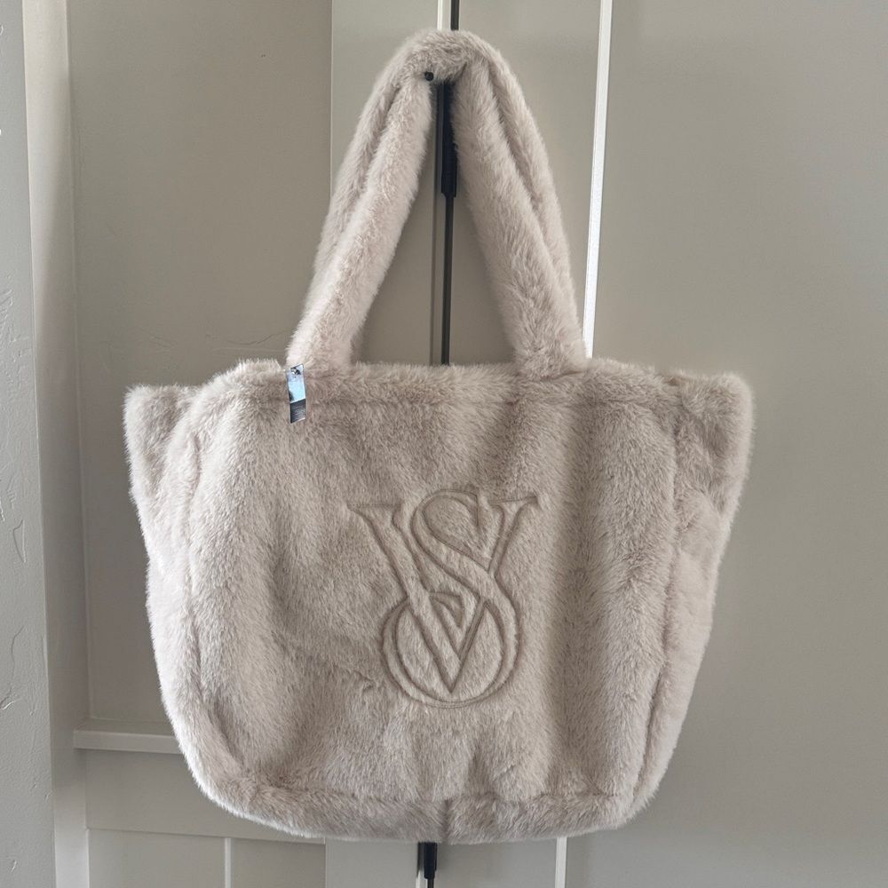 Victoria's Secret Faux Fur Tote in Cream Embossed VS Logo Zip Close Casual NWT